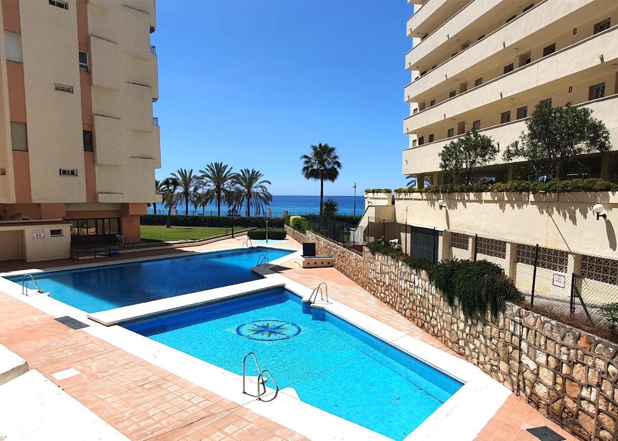 Beachfront Studio Apartment Marbella Exterior photo