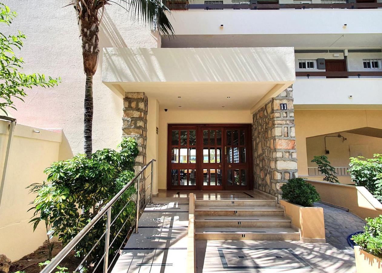 Beachfront Studio Apartment Marbella Exterior photo